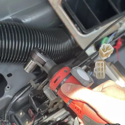 Secur-A-Tag: Hệ thống kẹp tương thích Airtag cho túi, thú cưng, dụng cụ và hơn thế nữa.