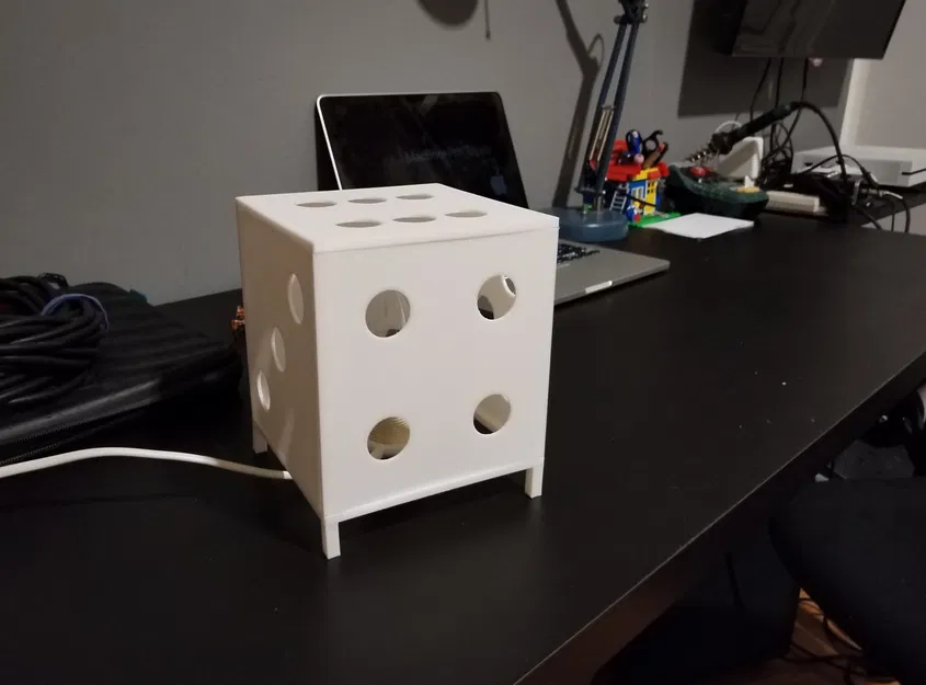 Đèn Trụ Xí Ngầu - Dice Lamp - Image 1