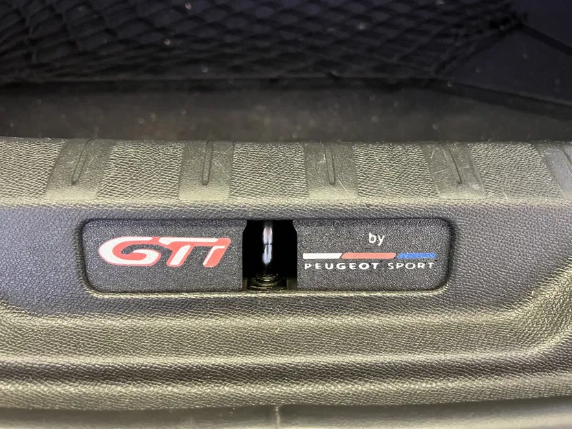 Peugeot 308 tailgate lock cover - Image 1