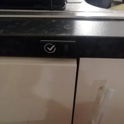 Tick and Cross sliding sign, compact