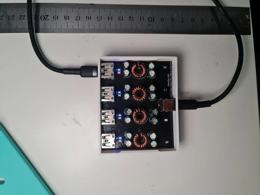 Case for 4-port USB fast charging hub - Image 2