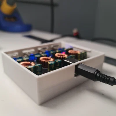 Case for 4-port USB fast charging hub