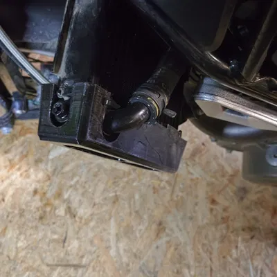 Chụp Bảo Vệ Két Nước Husqvarna Svartpilen 401