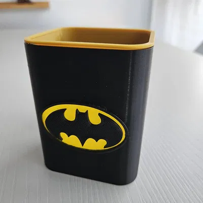 Hộp bút chì phát sáng lấy cảm hứng từ Batman