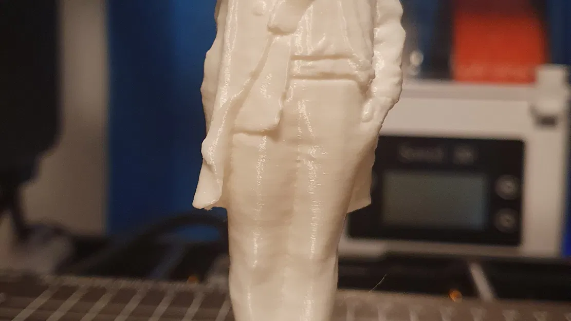 Tượng Columbo Hungary làm từ photogrammetry (3D scan) - Image 1