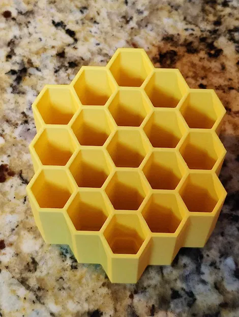 Đế Giữ +Thoát Nước Hình Tổ Ong - Image 1