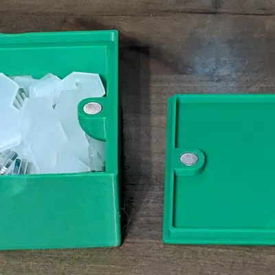 Hộp Lưu Trữ Nam Châm (Pericle Standees)