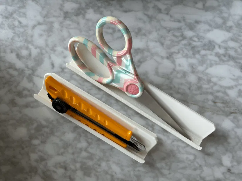 Khay Đựng Dụng Cụ Gridfinity Góc 45 Độ (Kéo, Dao Olfa) - Image 1