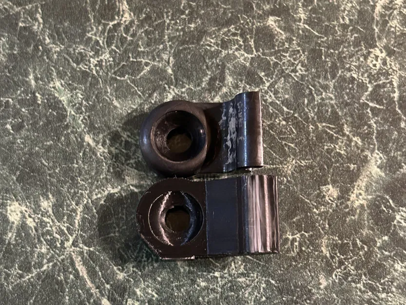 1995-2004 Toyota Tacoma extended cab window bracket - Image 3