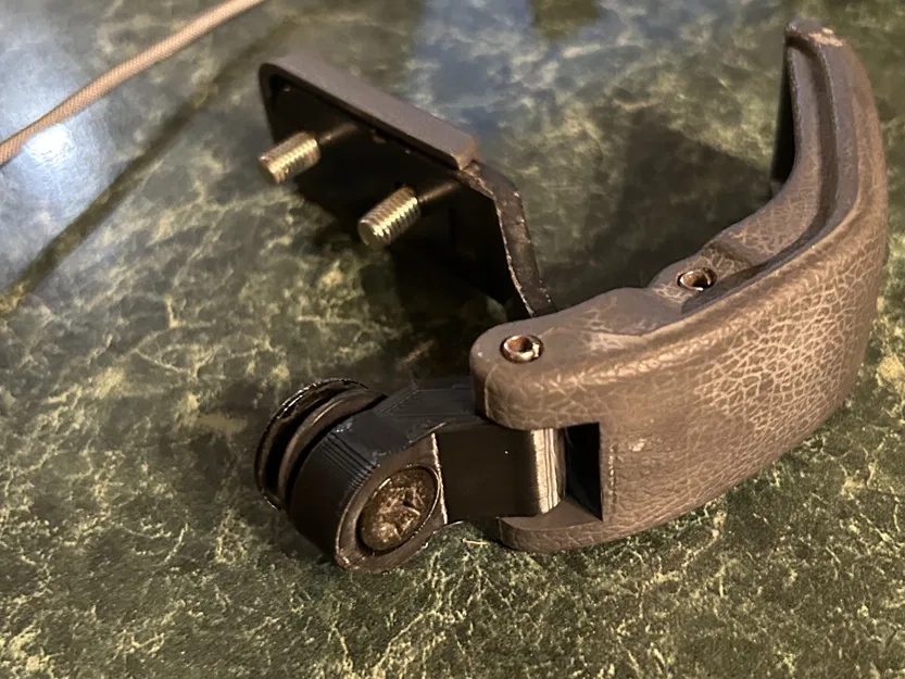 1995-2004 Toyota Tacoma extended cab window bracket - Image 5