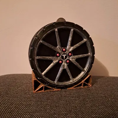 Heo đất bánh xe Tesla độc đáo