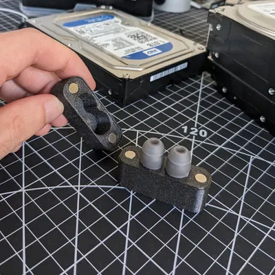 Hộp Đựng Nút Tai Có Nam Châm