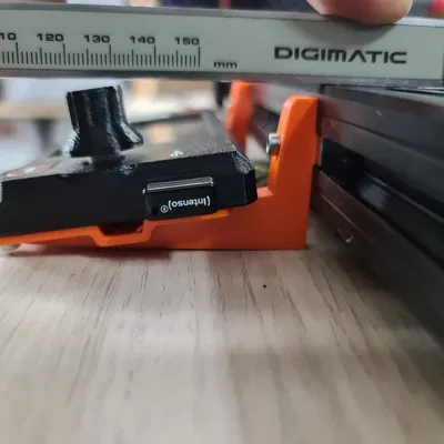 Prusa XL series: Giá đỡ LCD phẳng giúp lắp cửa thùng bao quanh