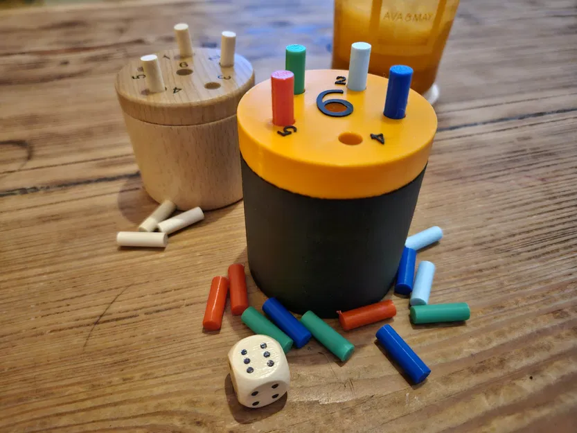 Around the Six - Rund um die Sechs - Board Game with Dice - Image 1