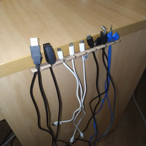 Đế Giữ Dây Cáp Cho Bàn Làm Việc - Image 1