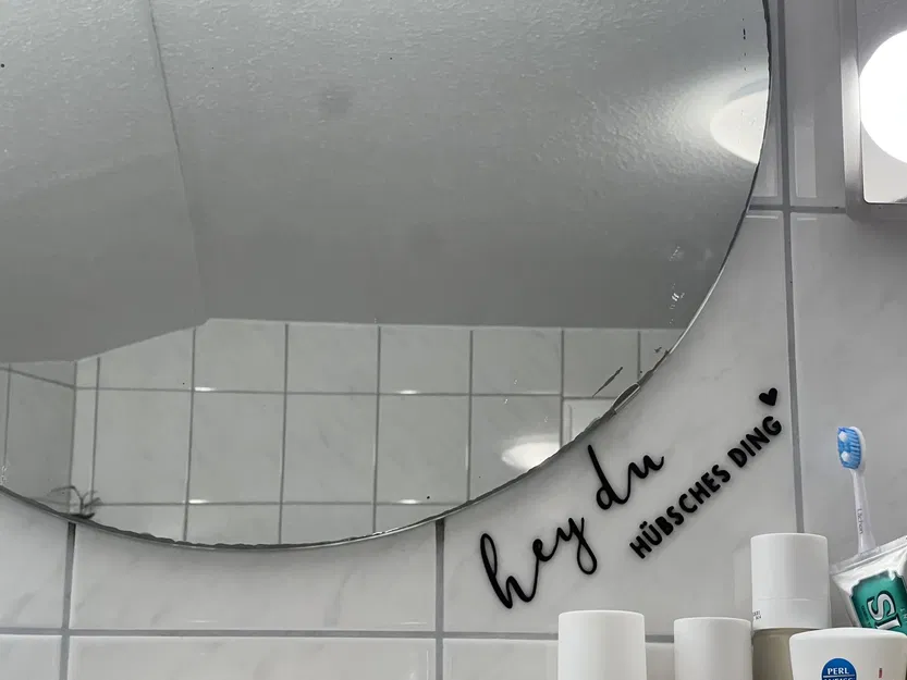 Chữ "Hey du hübsches Ding" độc đáo cho gương và hơn thế nữa - Image 1