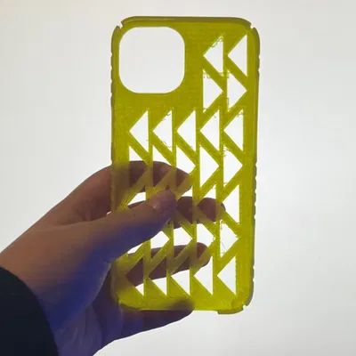 Ốp lưng iPhone 13 có họa tiết tam giác