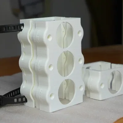 Giá đỡ ổ cắm điện chắc chắn