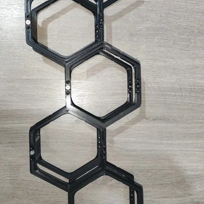 Giá đỡ giấy vệ sinh hình lục giác gắn tường Modun