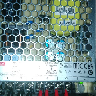 Tấm đế gắn cho bộ nguồn Raspberry Pi