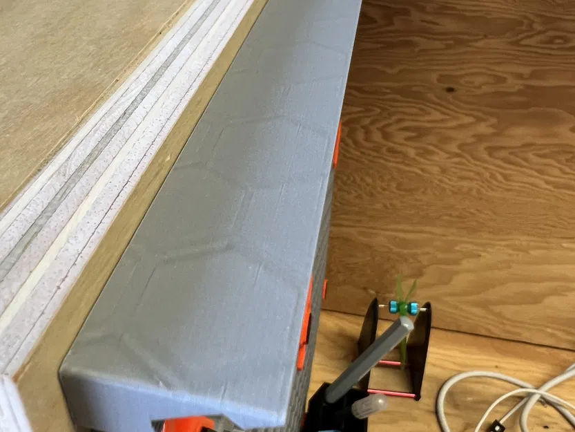 Giá đỡ đèn LED cho Tường Tổ Ong - Image 2