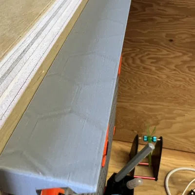 Giá đỡ đèn LED cho Tường Tổ Ong