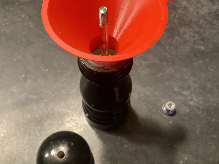 Cái phễu cho máy xay tiêu - Image 1