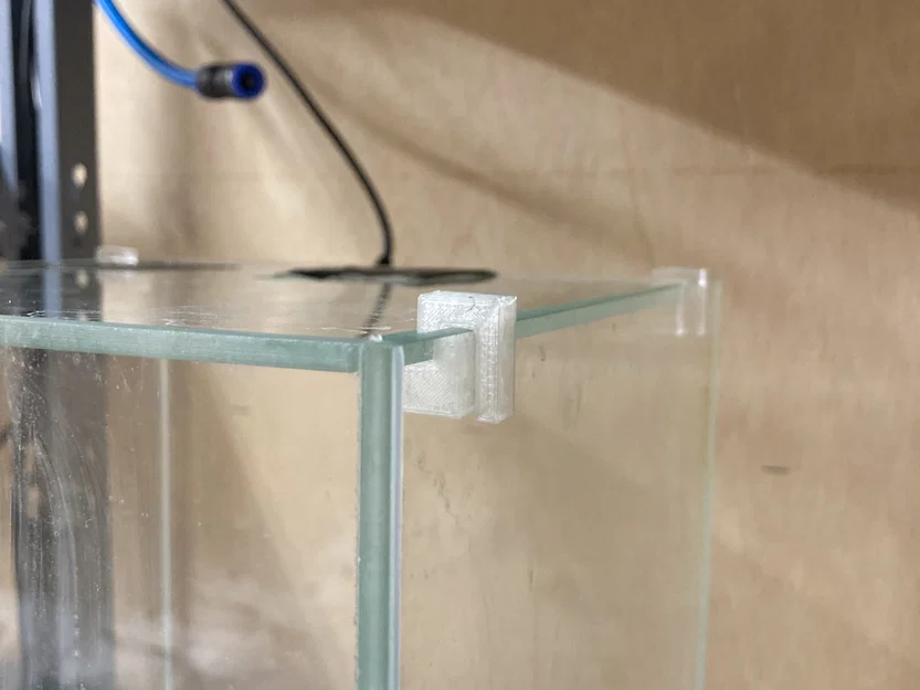 Móc Giữ Kính Hồ Cá - Image 1