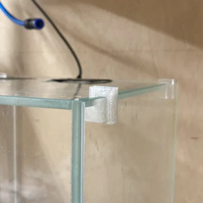 Móc Giữ Kính Hồ Cá