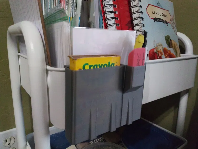 Hộp Treo Đựng Cọ Sáp & Đồ Dùng - Image 1