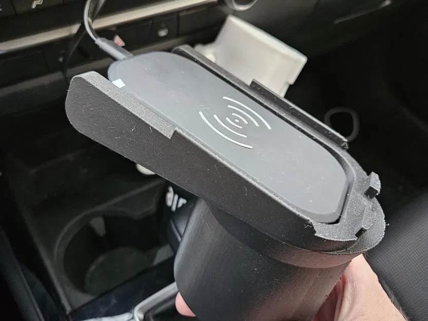 Giá Đỡ Điện Thoại Cho Hộc Cốc Xe Hơi - Có Sạc Qi CHOETECH - Image 2