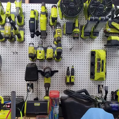 Giá Treo Dụng Cụ Ryobi 18v Lên Bảng Pegboard