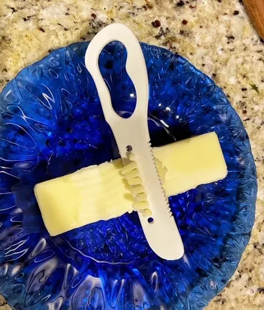 Butter Knife for Cold Hard Butter - Image 1