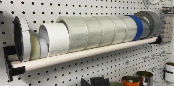 Giá đỡ cuộn băng dính dùng ống nhựa PVC 1/2 inch - Image 1