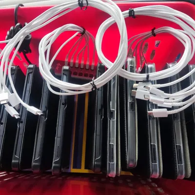 Giá Đỡ 14 Máy Tính Bảng - Tablet Holder 14 Pcs