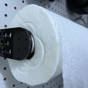 Giá Treo Khăn Giấy Cho Ống PVC 1 inch - Khoảng Cách Lỗ Pegboard