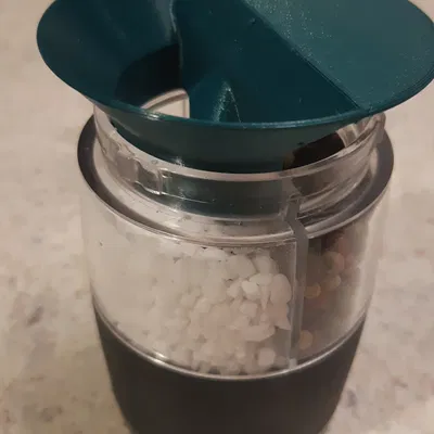 Dụng cụ để nạp cho máy xay tiêu và muối Tescoma prezident