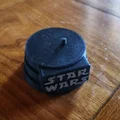 Đế theo chủ đề Star Wars cho mẫu Grogu lowpoly - Thumbnail 3