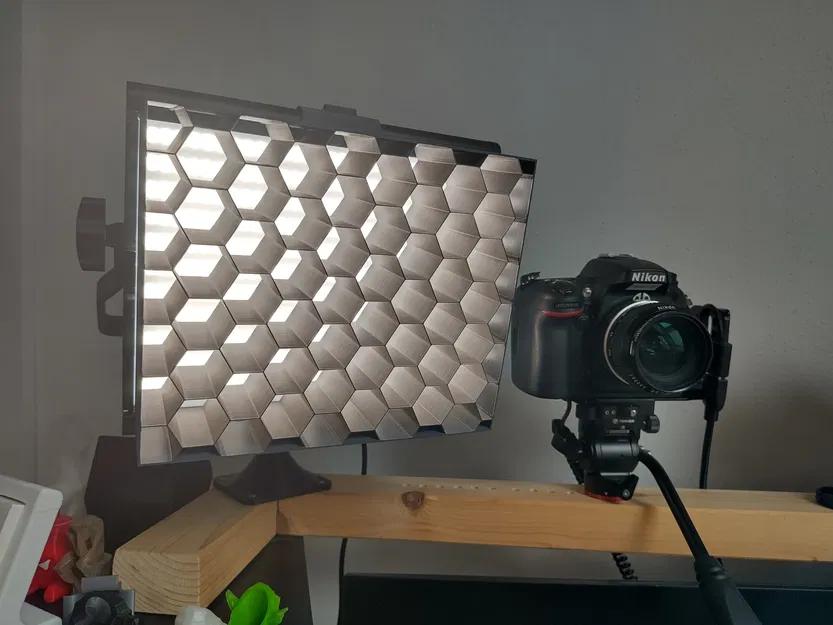Customizable Honeycomb Light Grid for Neewer NL-660 - Image 2