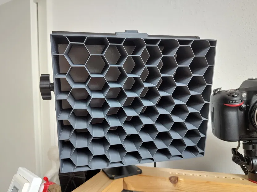 Customizable Honeycomb Light Grid for Neewer NL-660 - Image 3