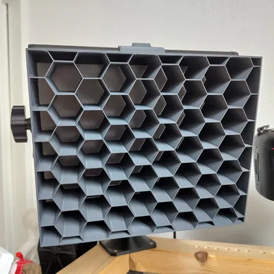 Customizable Honeycomb Light Grid for Neewer NL-660