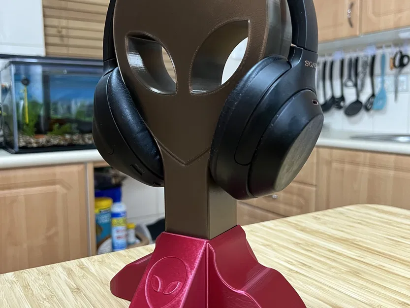 Chân Cắm Tai Nghe Hình Người Ngoài Hành Tinh - Image 1