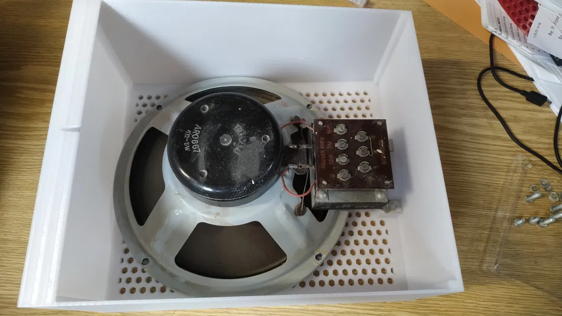 Vỏ Loa Thay Thế Cho Hệ Thống Phát Thanh Trường Học - Image 1