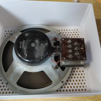 Vỏ Loa Thay Thế Cho Hệ Thống Phát Thanh Trường Học