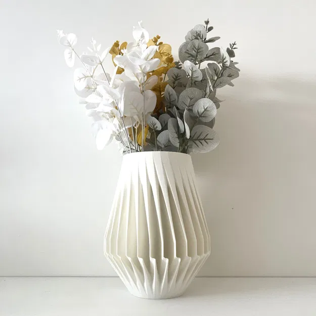 Modern Spiral Vase in Ivory PLA - Image 1