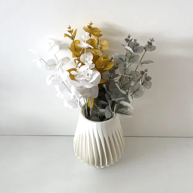 Modern Spiral Vase in Ivory PLA - Image 2