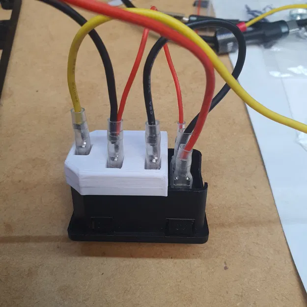 Nắp che an toàn sau ổ cắm điện IEC320 C14 có cầu chì - Image 2