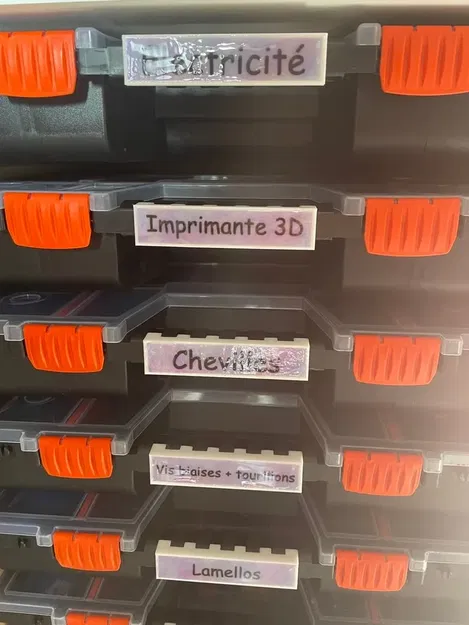 Nhãn Dán Hộp Dụng Cụ Hành Động - Image 1