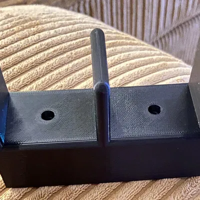 Sliding door stabilizer