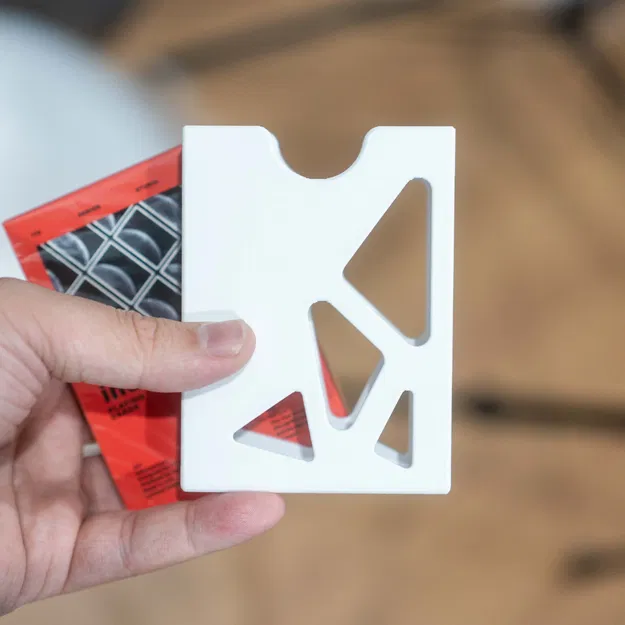 Hộp Đựng Bài Tây Có Lỗ Thoáng Khí Độc Đáo - Image 5